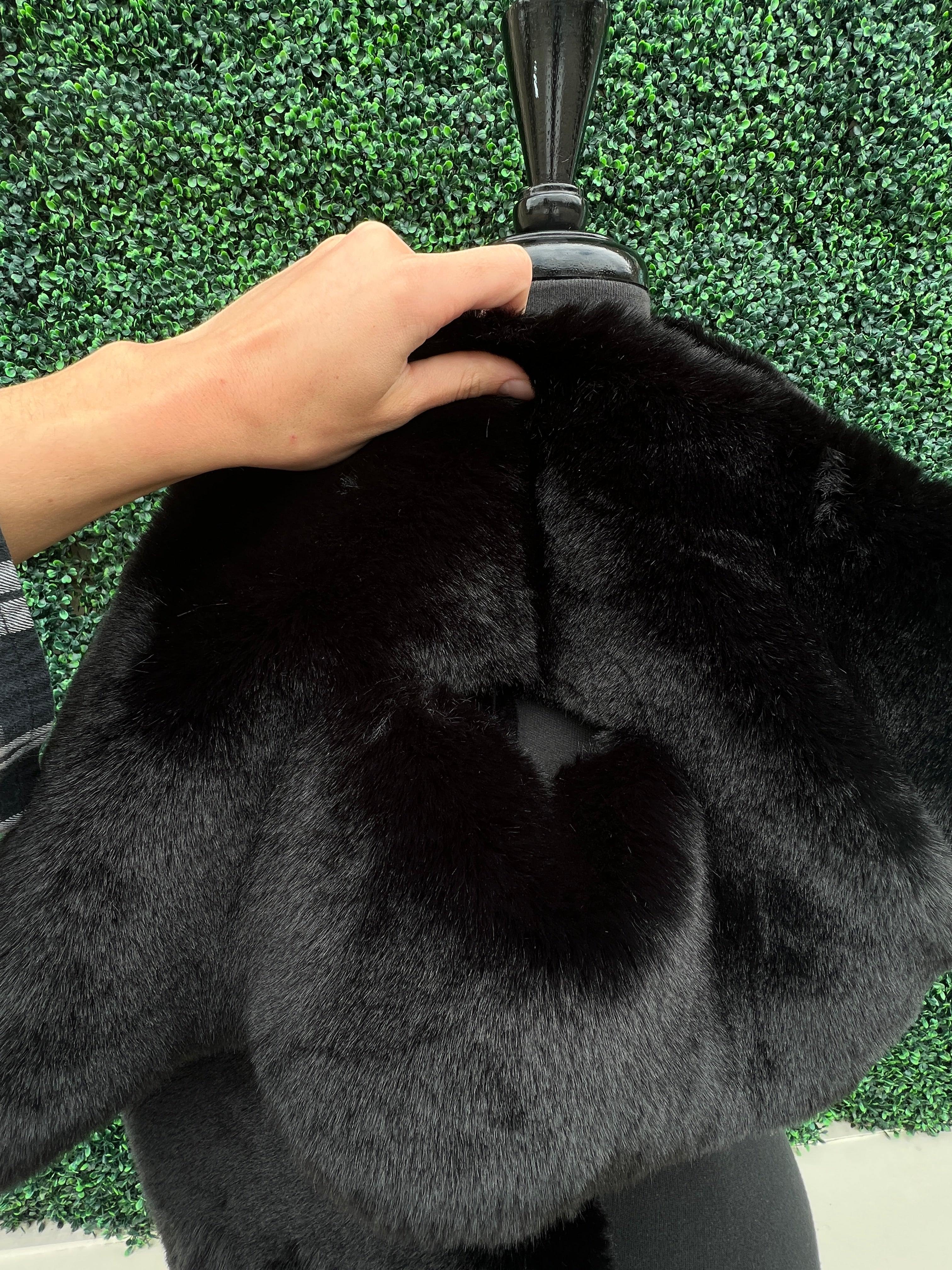 Faux Fur Pull-Through Shawl - Image 4